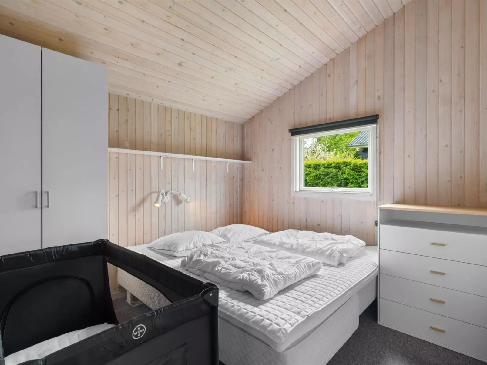 "Frederikke" - 875m from the sea-Binnen