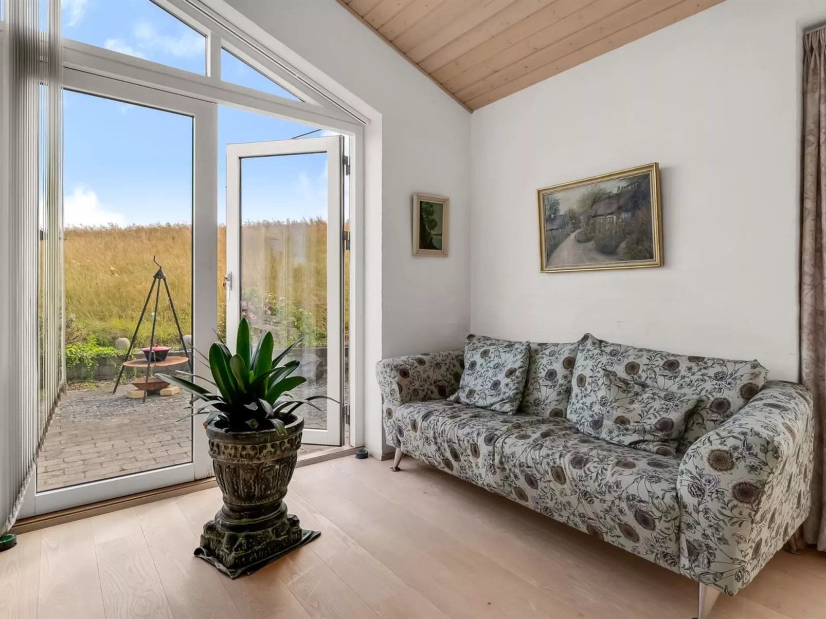 "Idalia" - 600m from the sea-Binnen