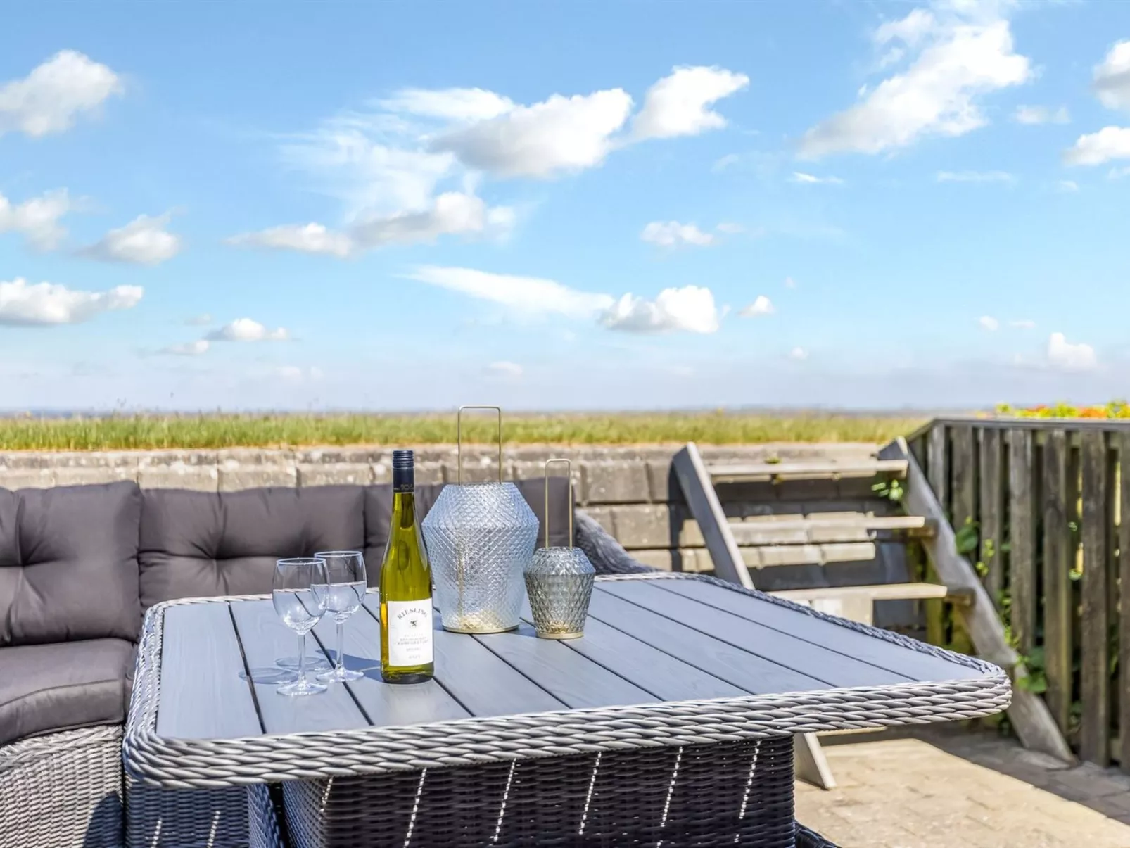 "Kjera" - 2.4km from the sea-Buiten