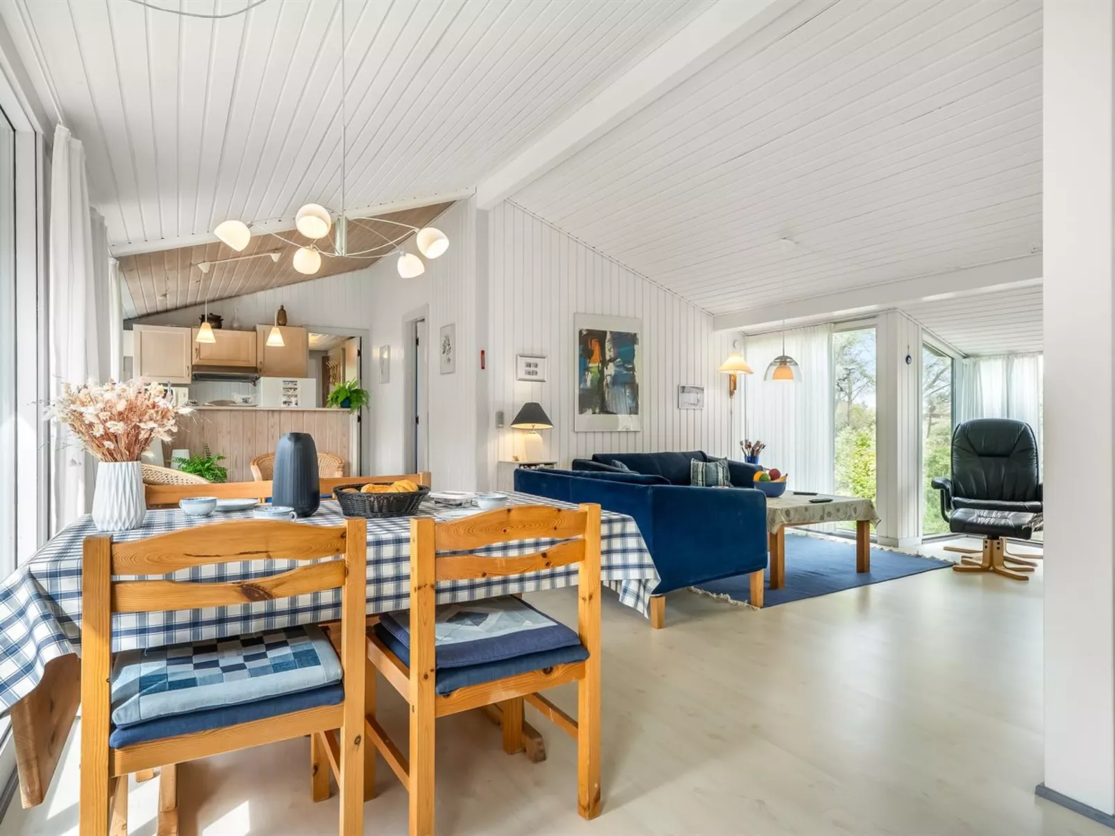 "Saila" - 1.2km from the sea-Binnen