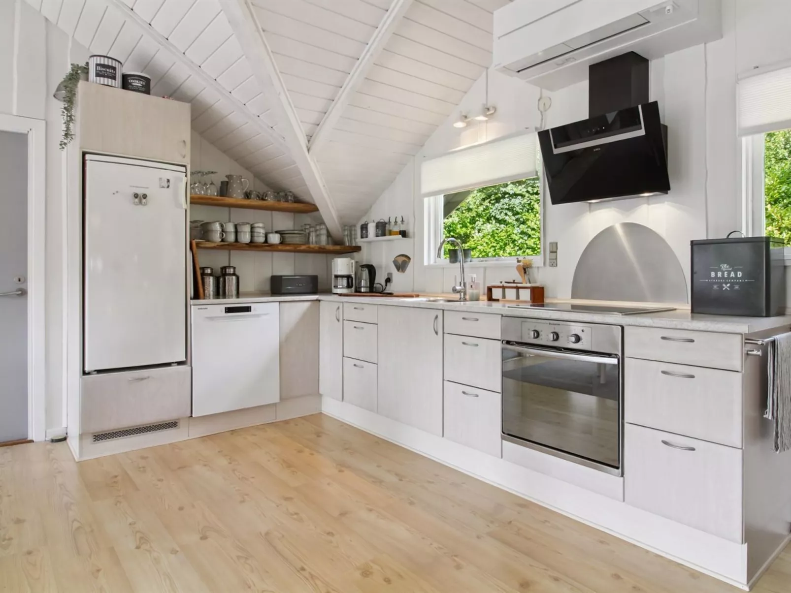 "Helke" - 30km from the sea-Binnen