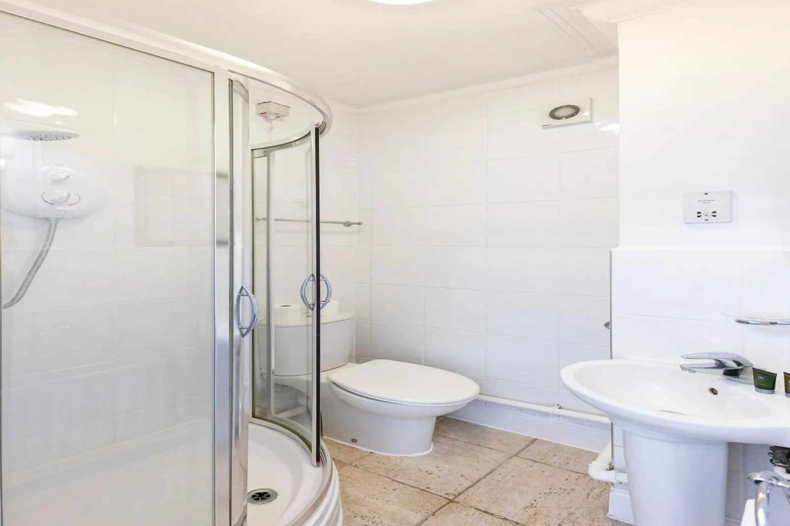 EN_DBY009_Standard Single Room - Shared-Badkamer