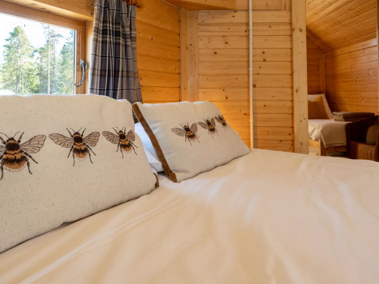 Ghillie’s Bothy-Binnen