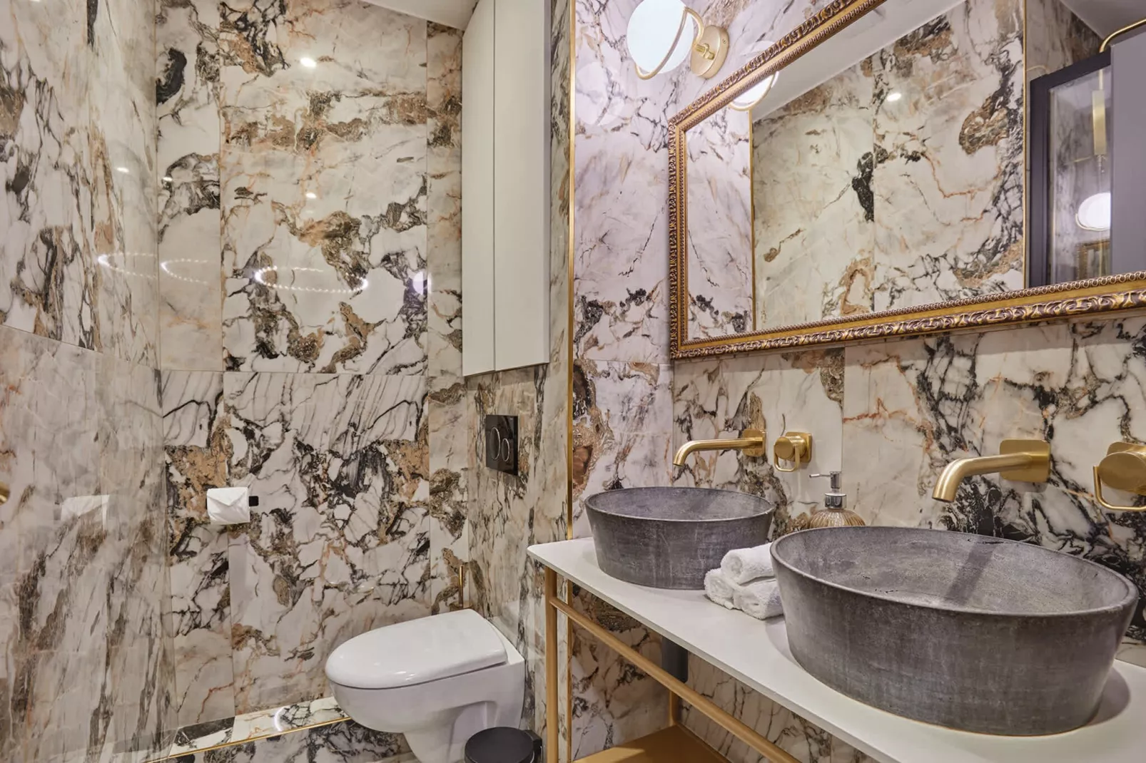 COLISEE D-Image-tags.