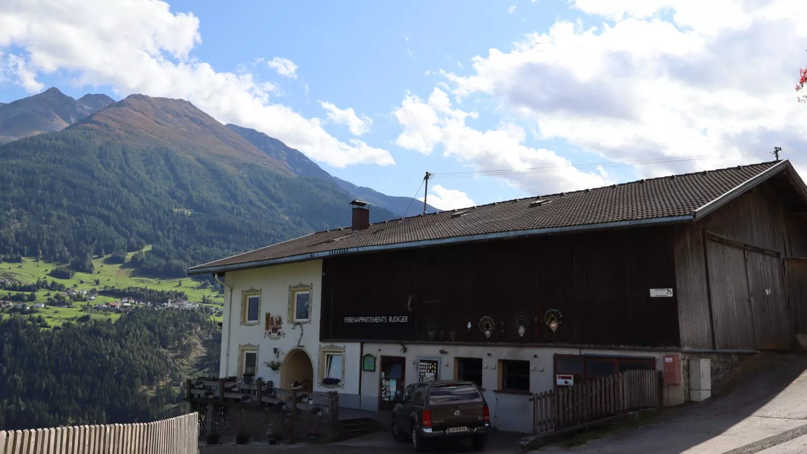 Gmarerhof-Buitenkant zomer