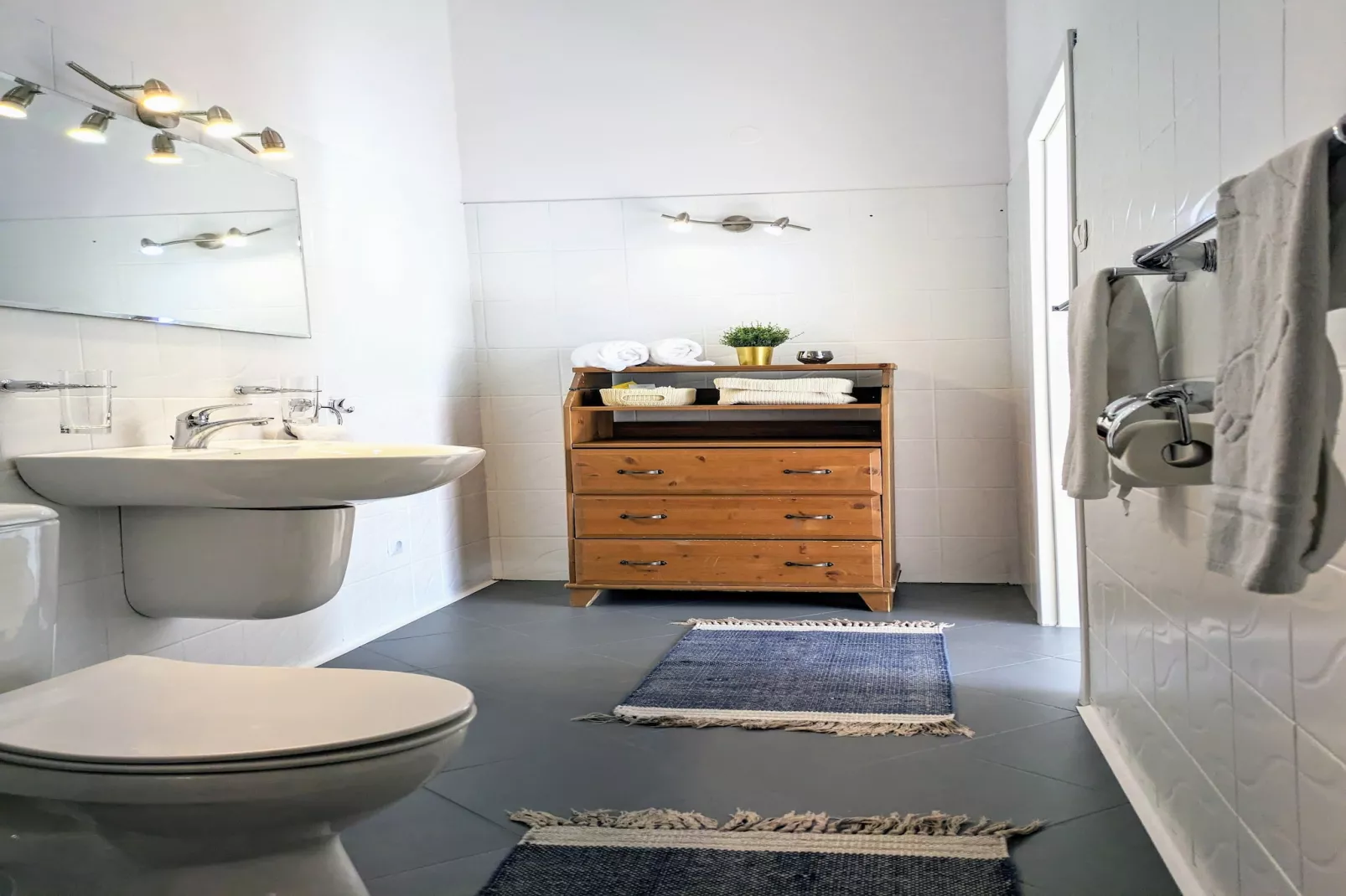 Apartament 8-osobowy na Portowej Kołobrzeg-Badkamer