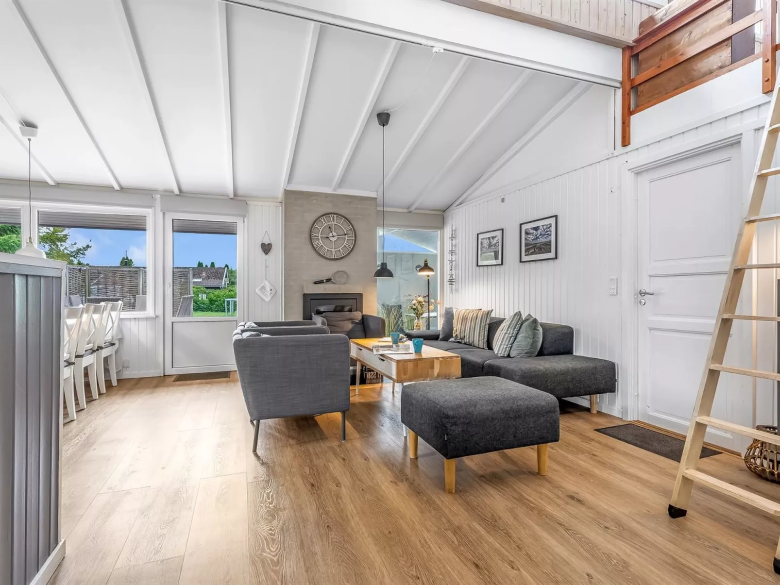 "Effy" - 600m from the sea-Binnen