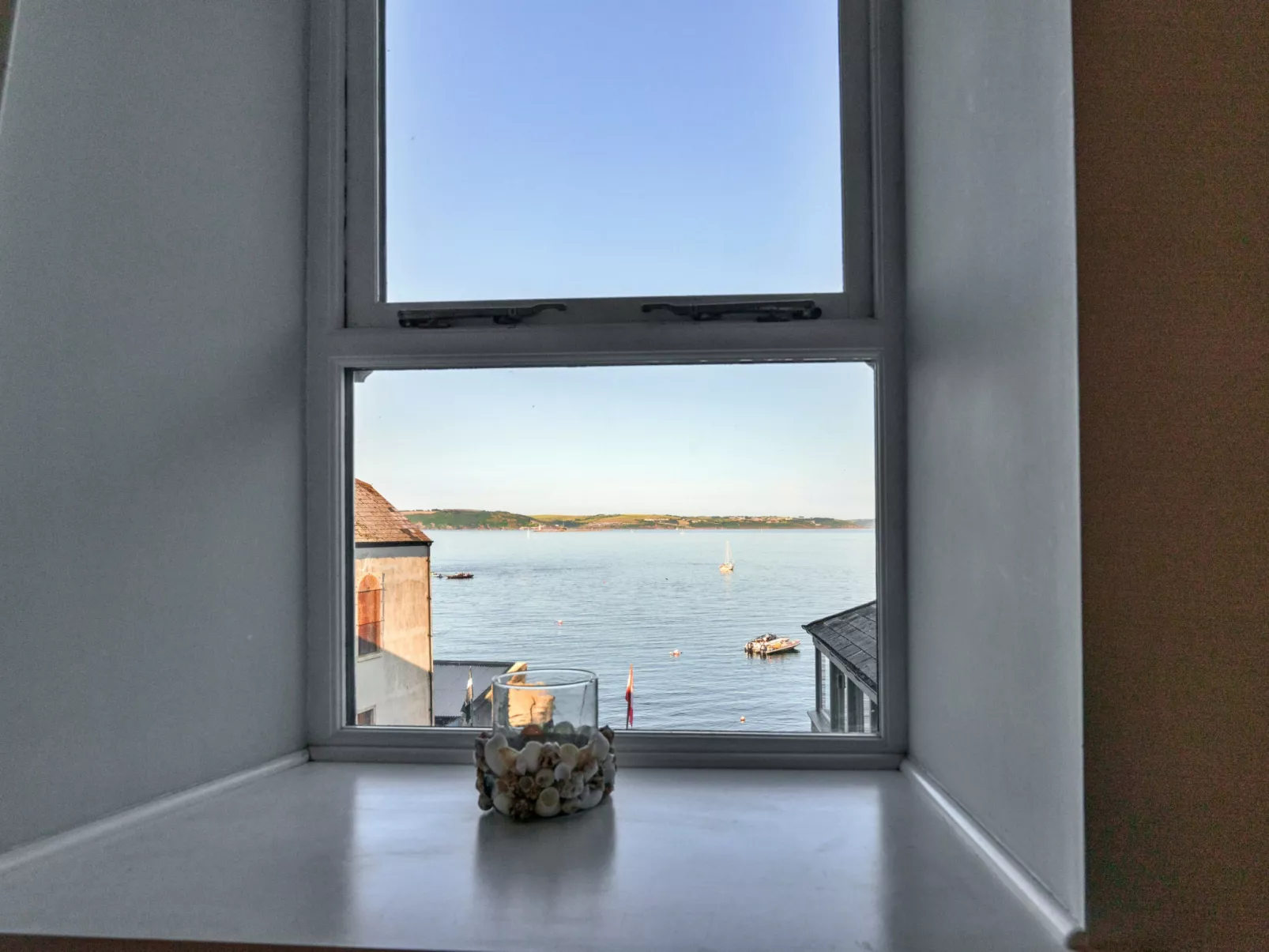 Nor Nour, Cawsand-Binnen