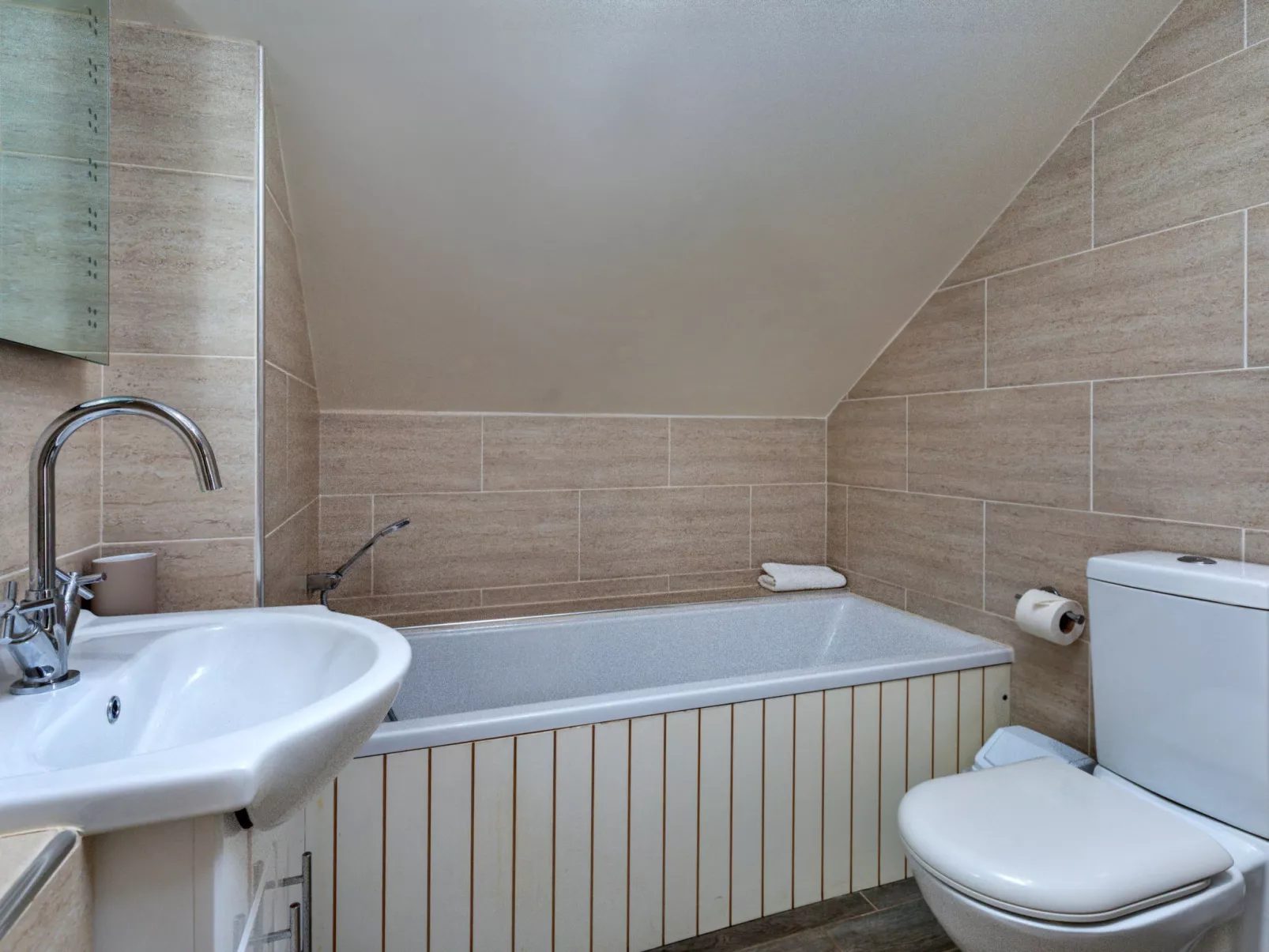 The Boat House - Binnen