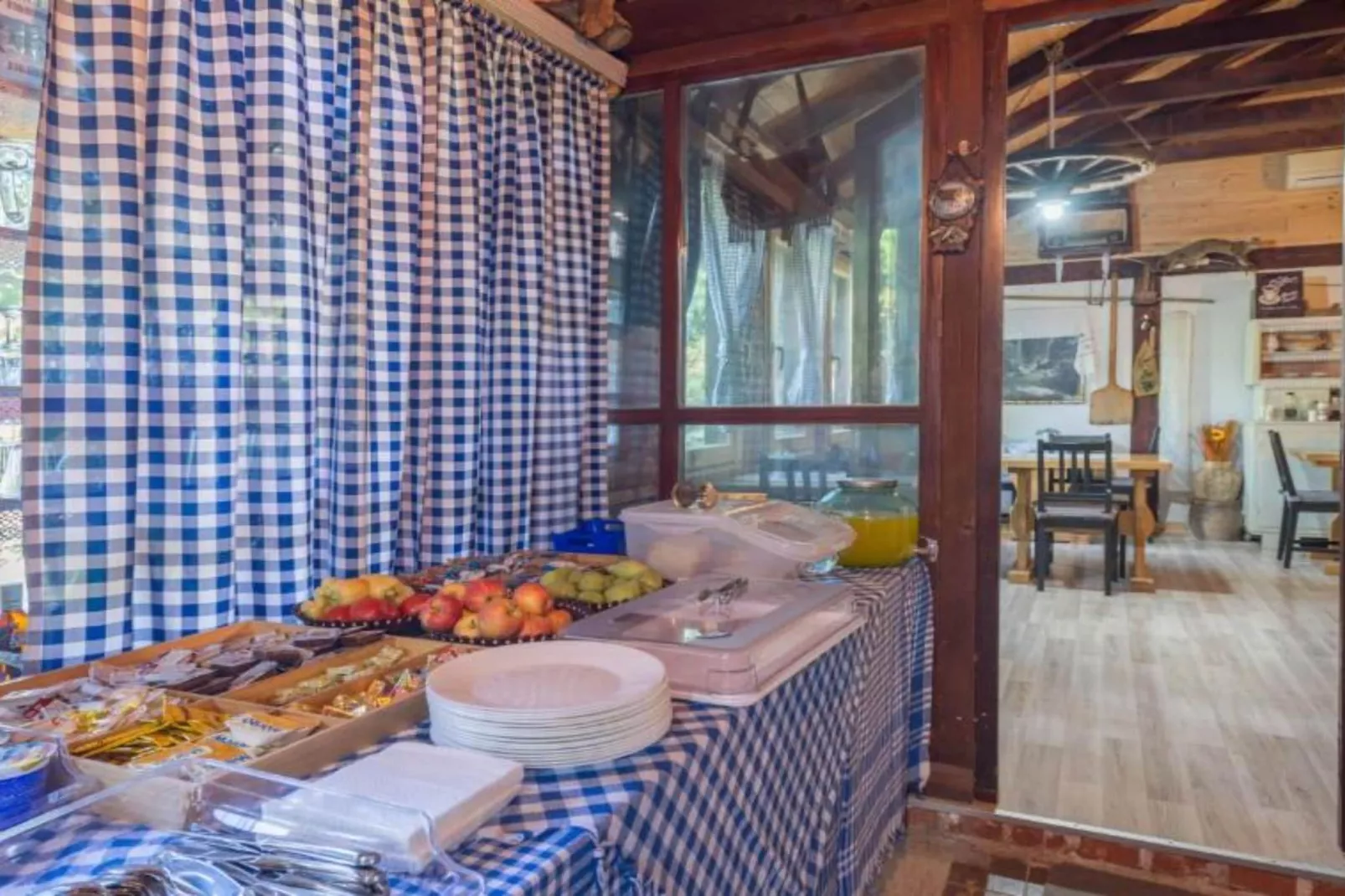 Villa Rubčić - Double room with Terrace and Poold View - (10)-Binnen