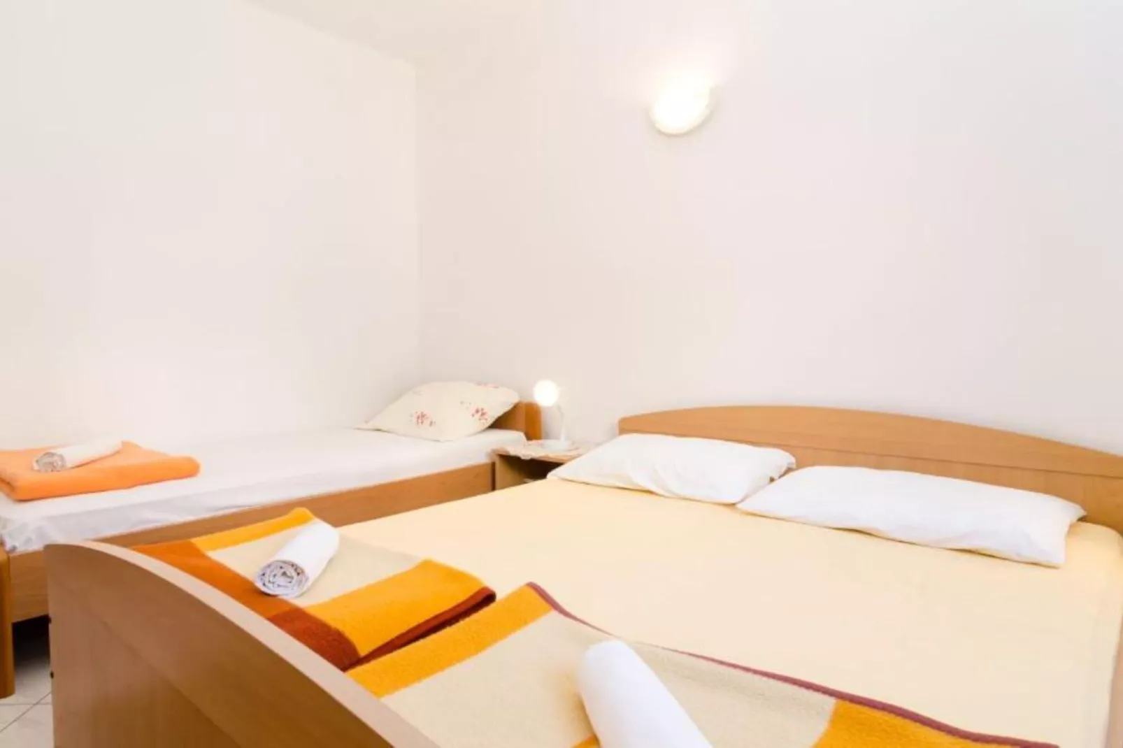 Guest House Sobra 38 - Double Room  with Garden View  3-Slaapkamer