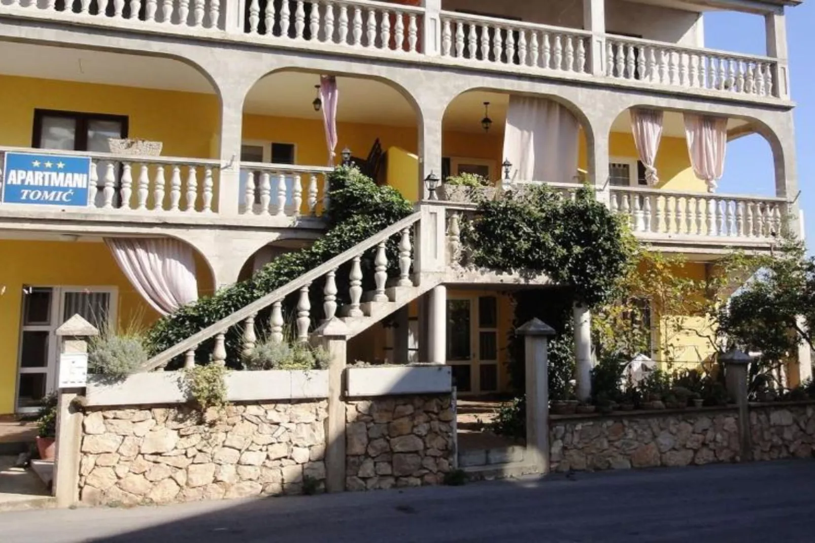 Cozy Vodice Garden Apartments With Terrace and BBQ - Standard one bedroom apartment (RED)-Buitenlucht