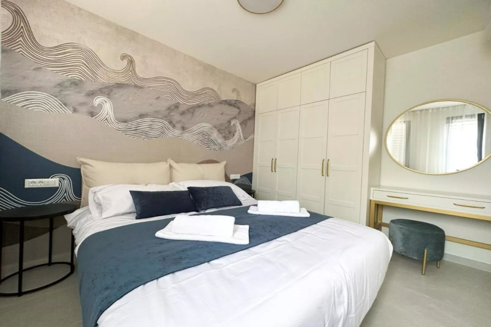 Leonarda Waterfront Residences- One-Bedroom Apartment With Terrace (The Sunset One) -S2-Slaapkamer