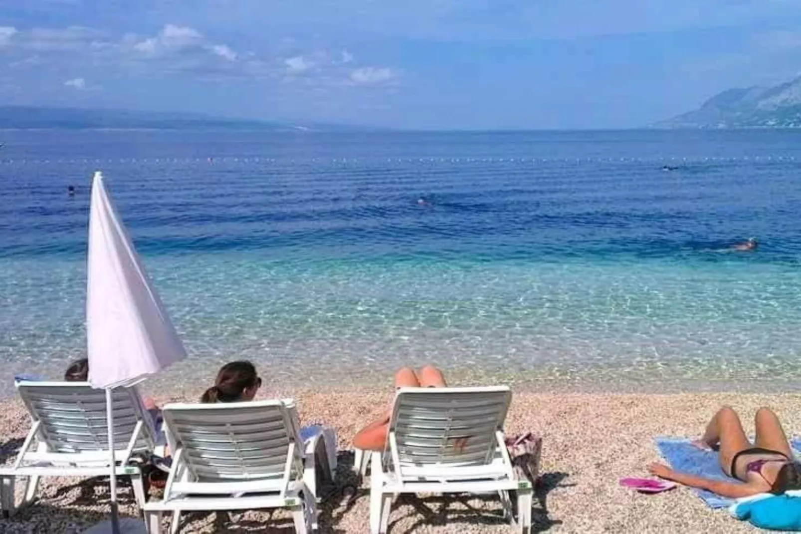 Peaceful Apartments With Style - Classsic Two Bedroom Apartment-Buitenlucht