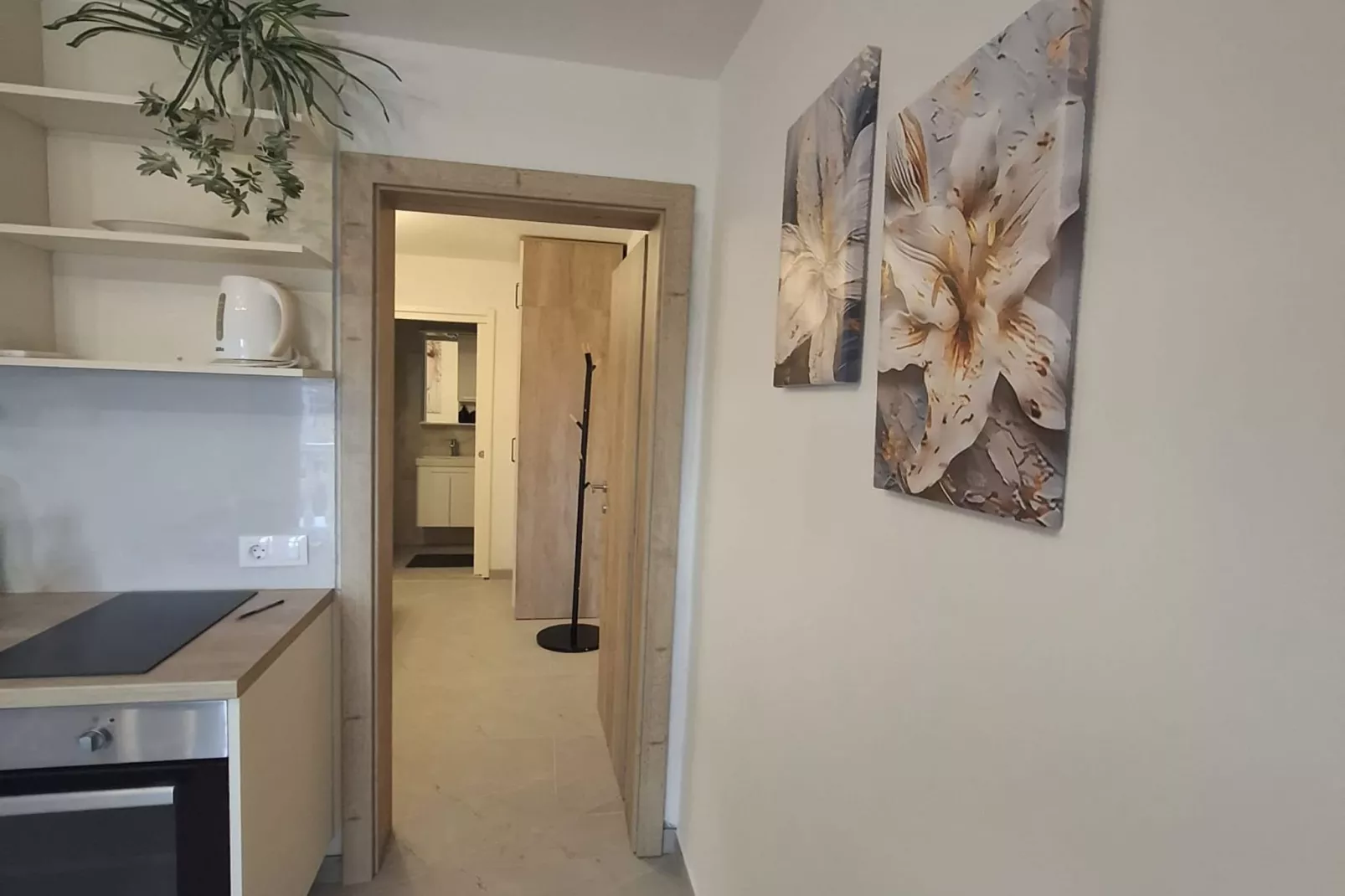 Apartment Jakić - One Bedroom Apartment with Garden View-Binnen