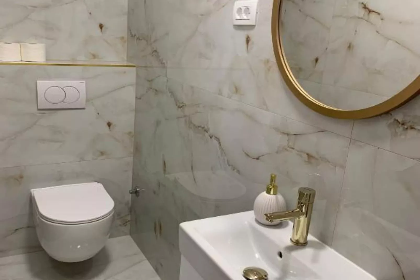 Luxury Apartment Ivo  with Jacuzzi near the beach - Two Bedroom Apartment-Badkamer