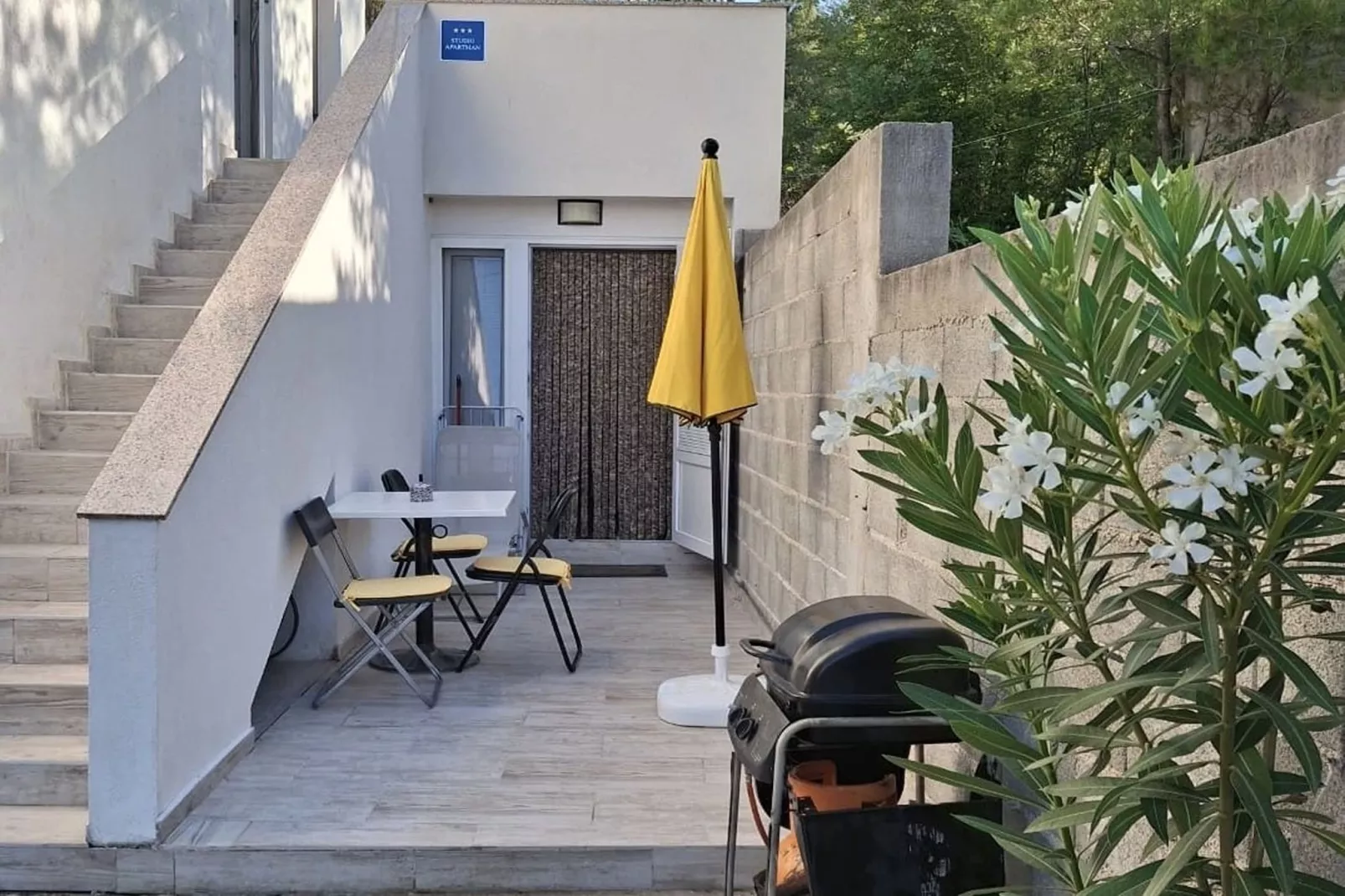 Apartments Boris Donji Karin - One Bedroom Apartment (Classic Apartment)-Buitenlucht