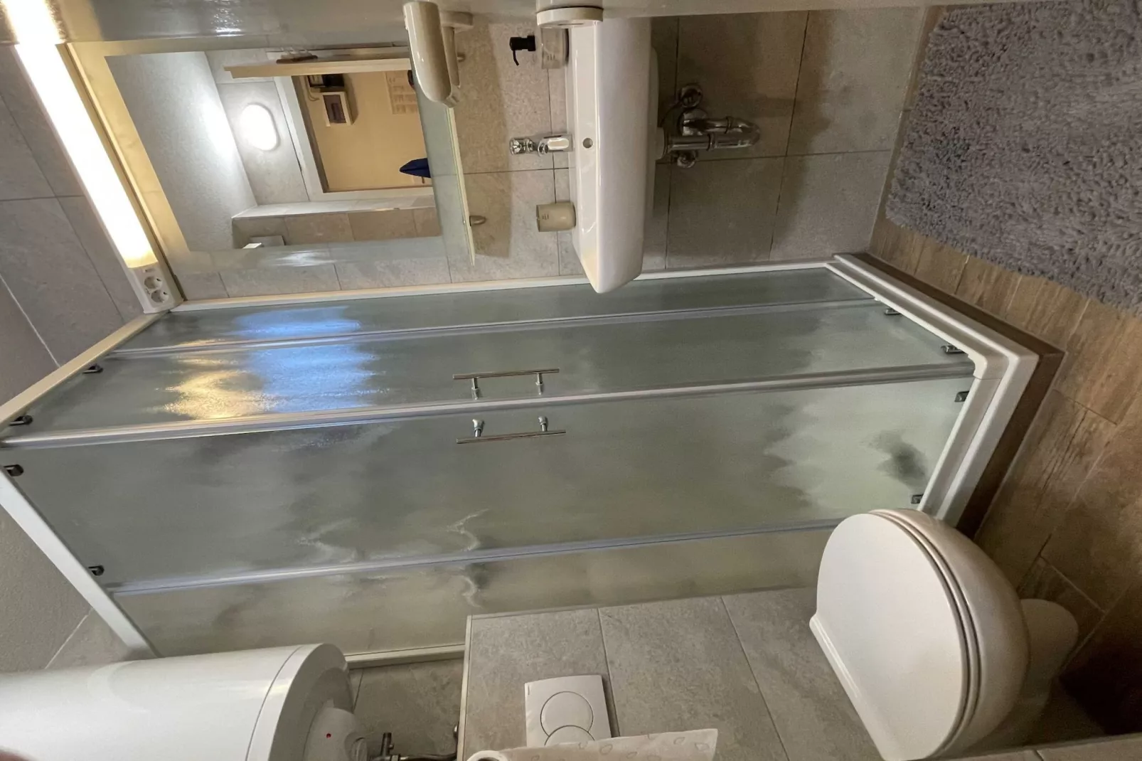 Rustic and Radiant Retreat Apartments with Terrace - Classic One Bedroom Apartment with Terrace (owner app 12)-Badkamer