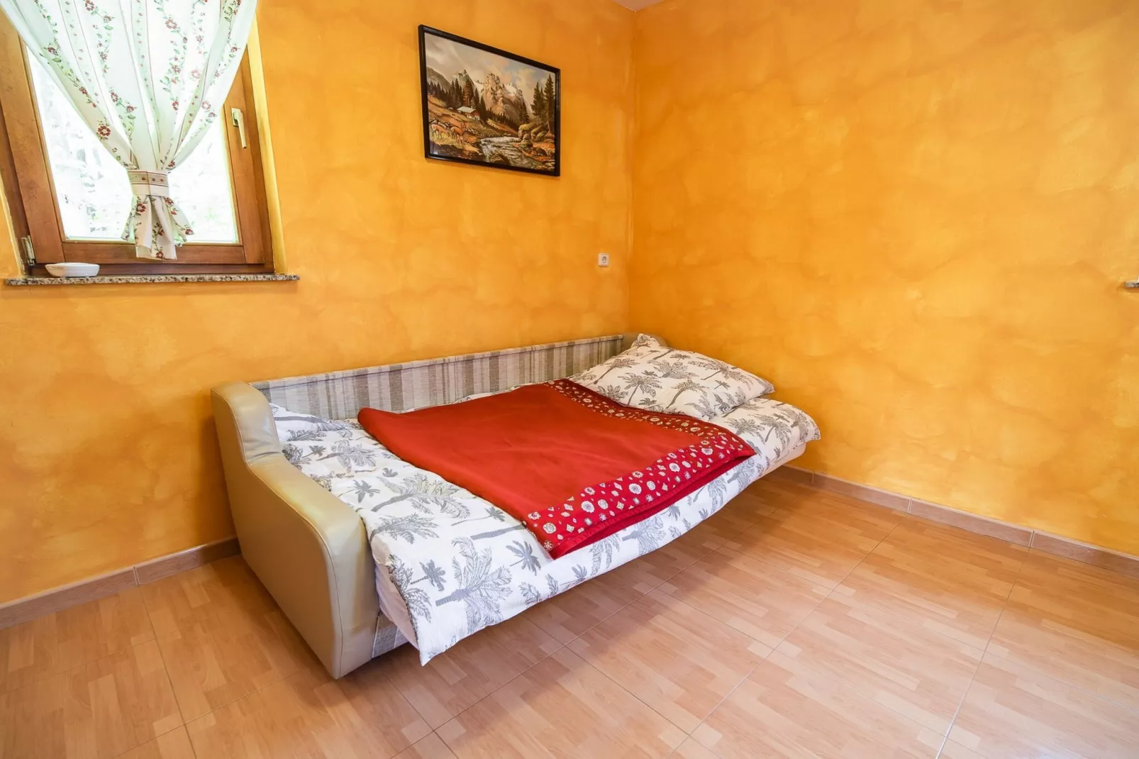 Golden Horizon Holiday Home with Terrace and Garden - One Bedroom Holiday Home with Terrace and Garden-Keuken