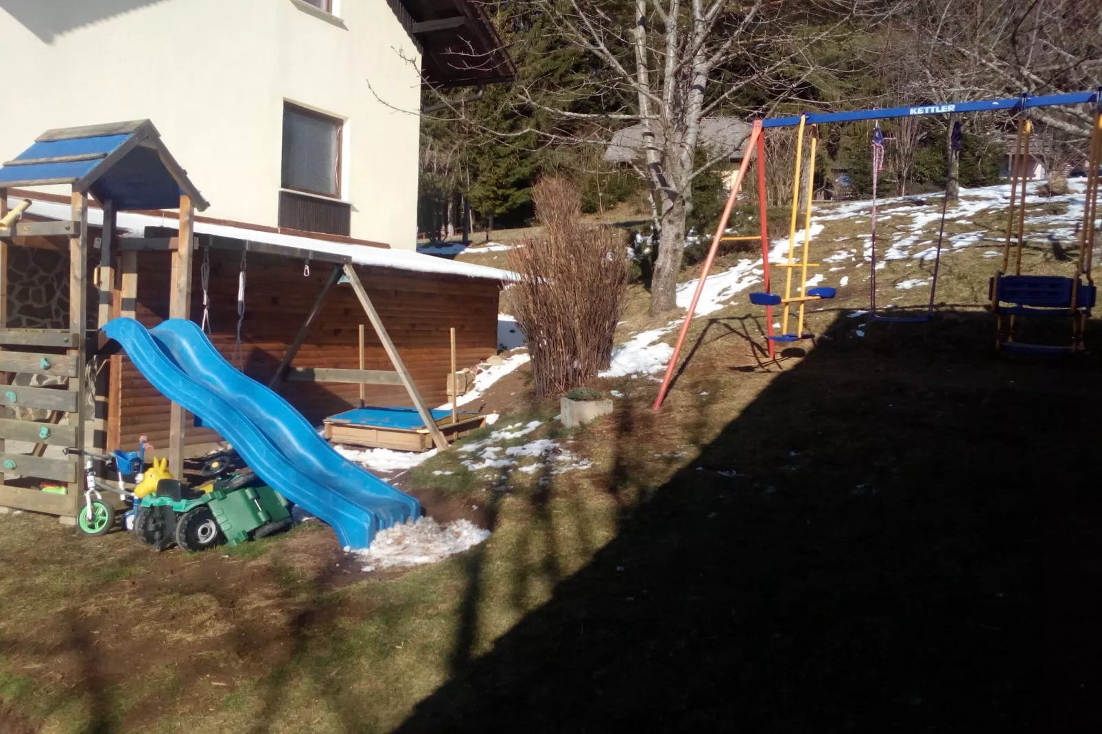 Comfortable Zreče Apartment with Playground and Private Parking, Ideal for Families - One Bedroom Apartment-Buitenlucht