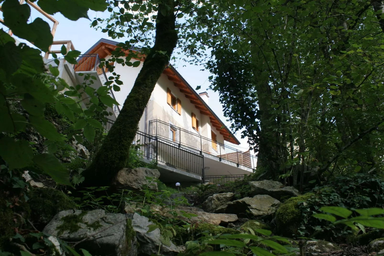 Riverside Rustic Ridge Apartments with Balcony - Two Bedroom Apartment with Balcony-Buitenlucht