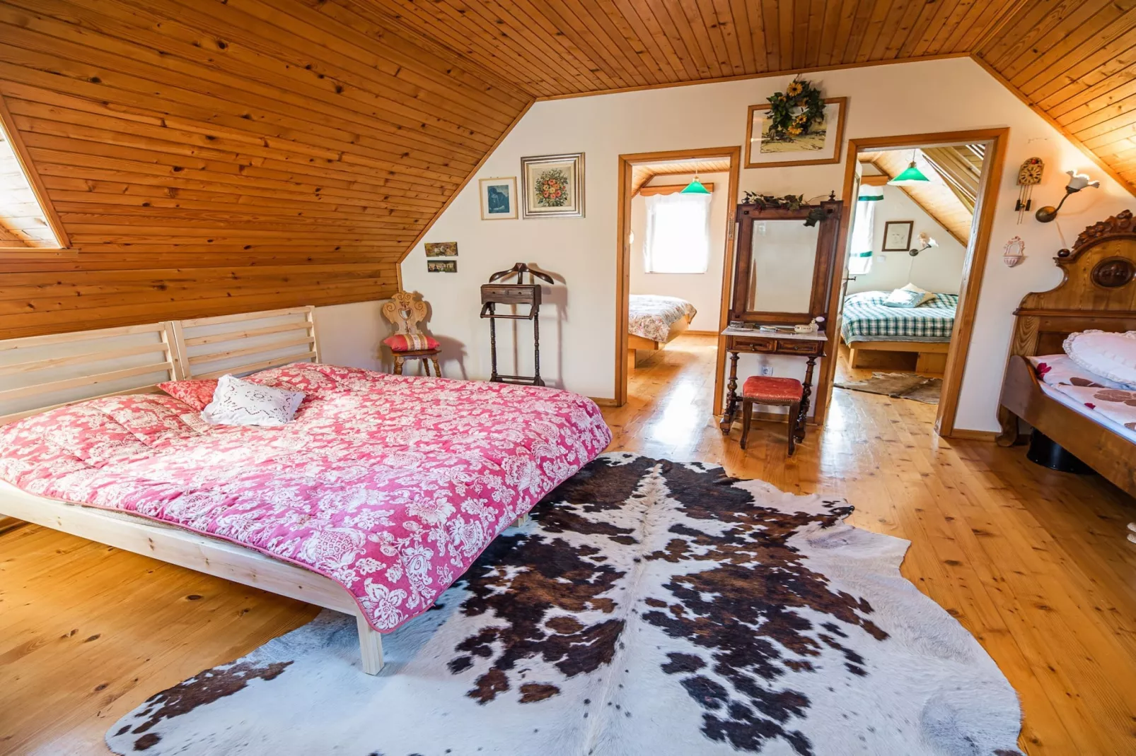 Cozy Countryside Retreat Villa with Hot-Tub - Two Bedroom Villa with Hot Tub-Slaapkamer