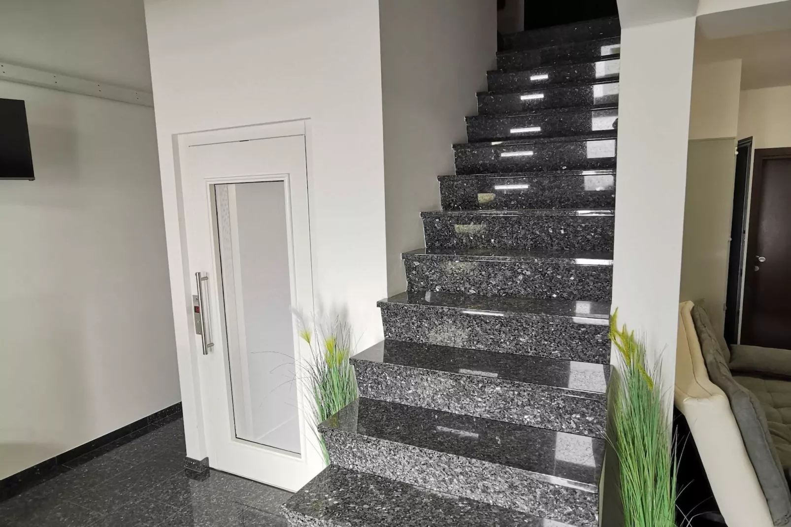 Bled Prestigious and Stylish Apartments - Classic One Bedroom Apartment with Balcony (owner 4)-Trap