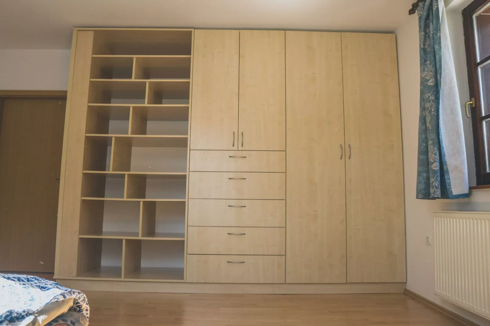 Comfortable Apartment with Mountain View - One Bedroom Apartment-Slaapkamer