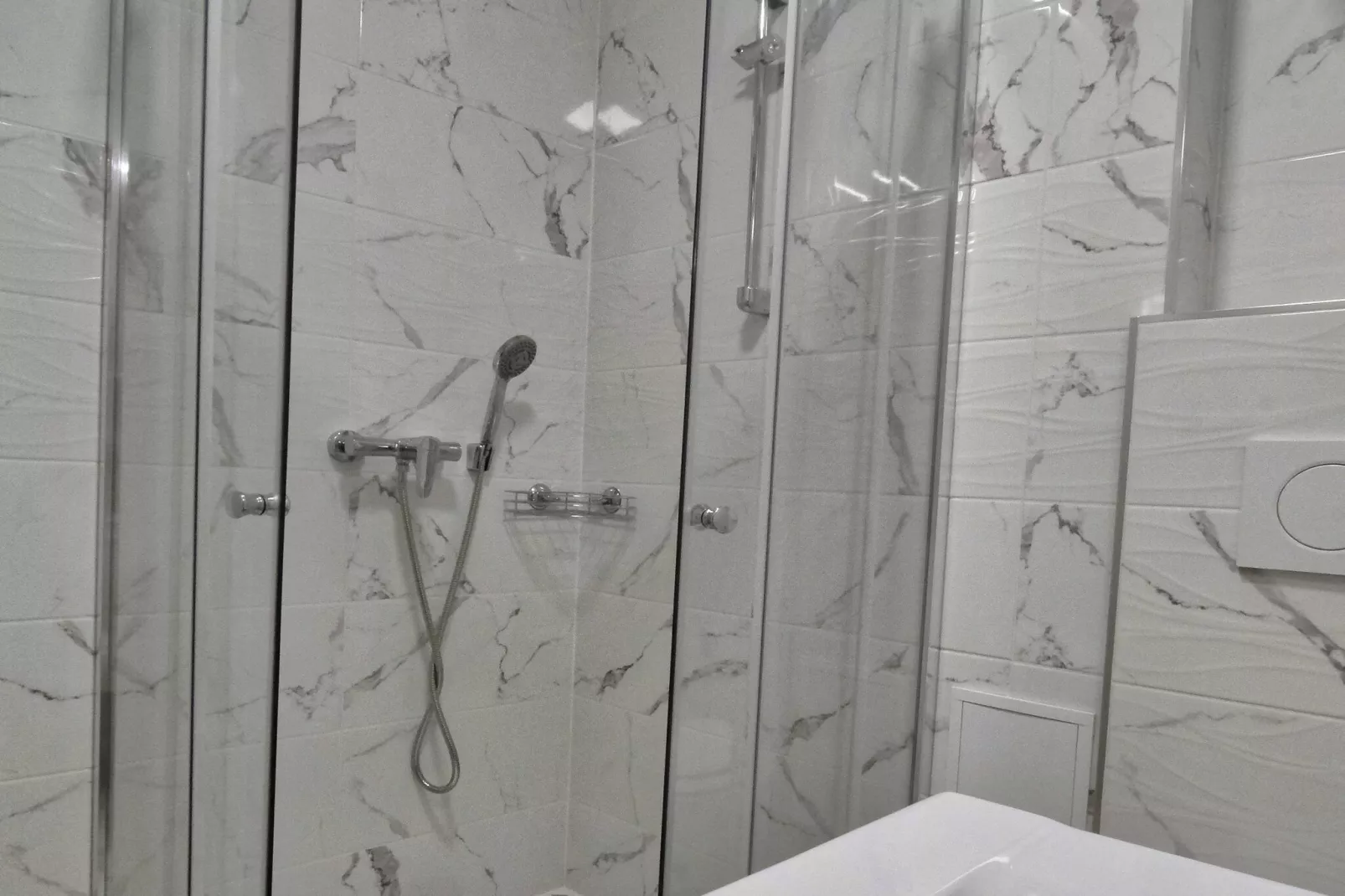 Cozy and Chic Apartment in Kranjska Gora - Studio Apartment-Badkamer