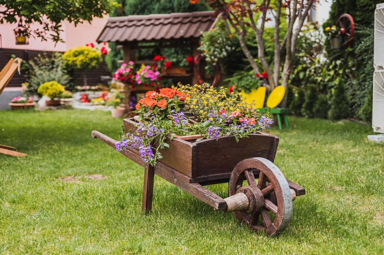 Enchanting Rural Apartment with Terrace - Studio Apartment with Terrace-Tuinen zomer