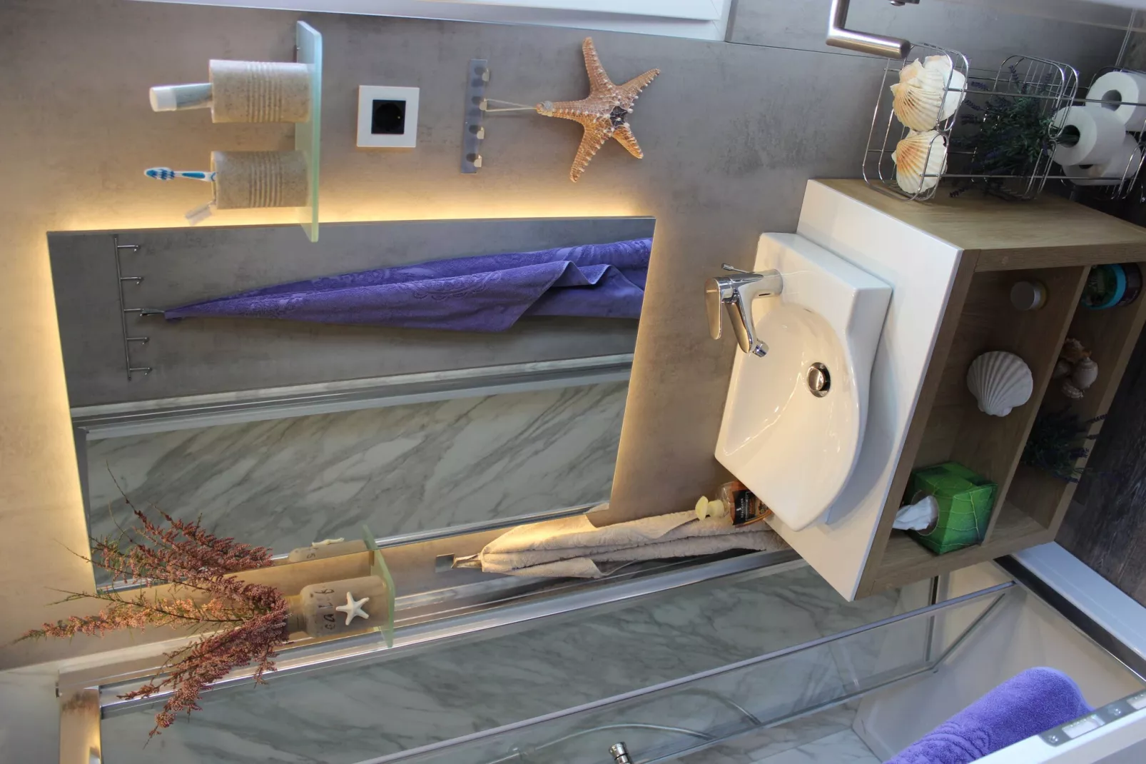 The Seaborn Residence - Two Bedroom Floating House-Badkamer