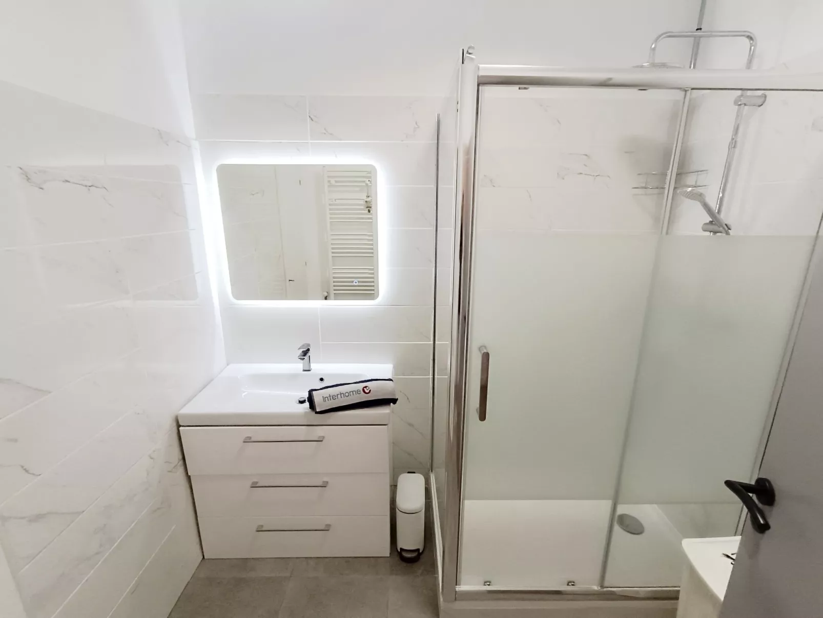 Le Victor Hugo-Binnen