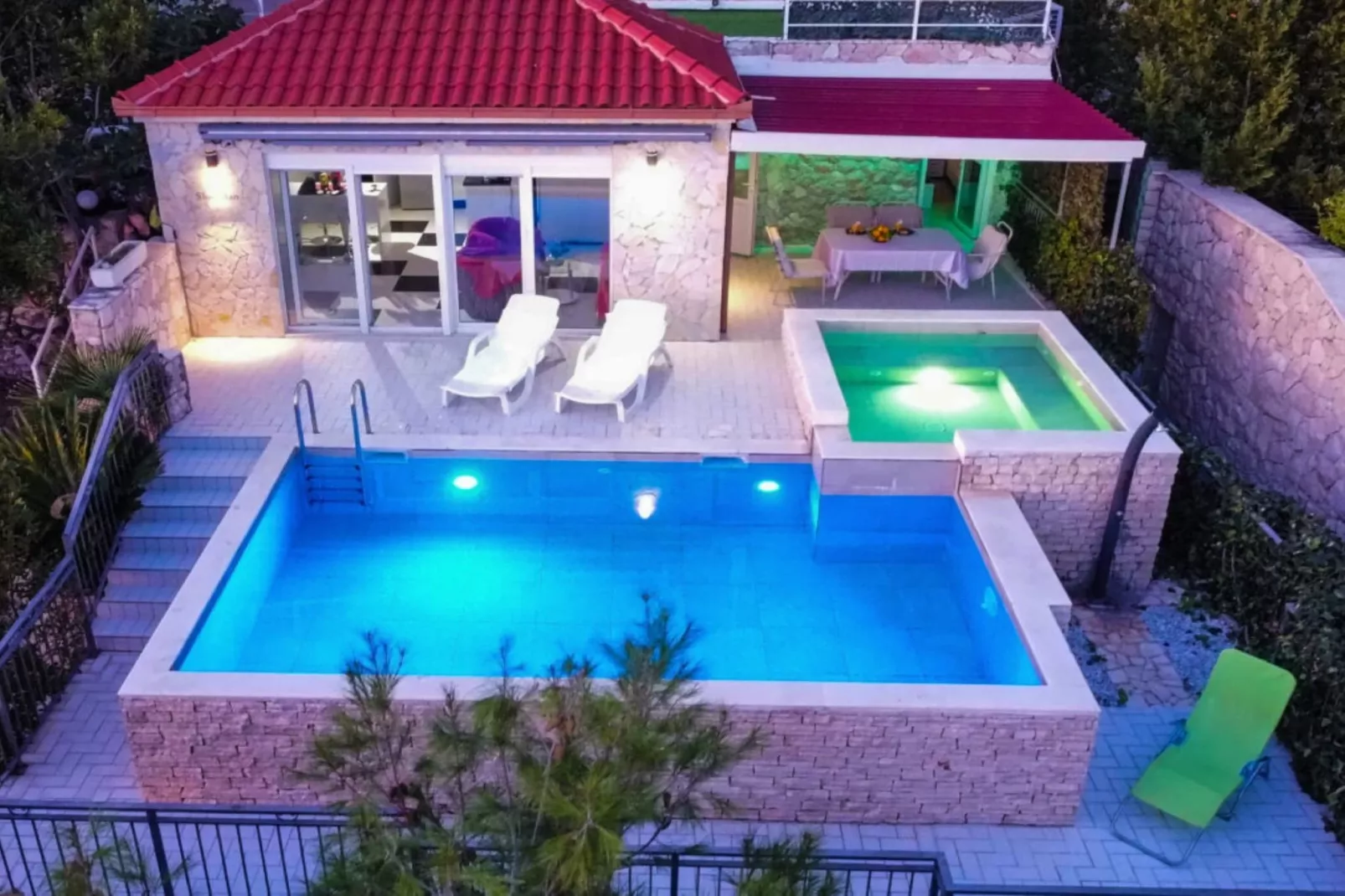 Seafront Apartment Sea Relax with Private Pool - Two Bedroom Apartment with Sea View  and Private Pool-Buitenlucht