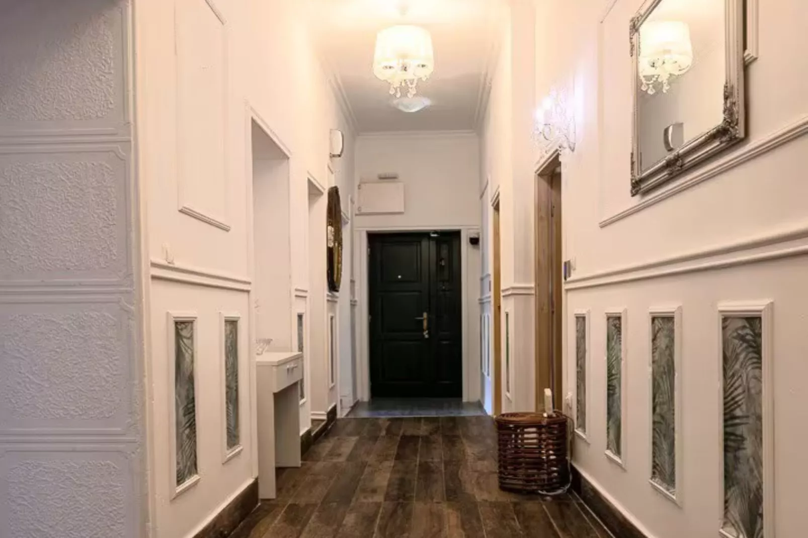 Six-bed room 2-Binnen