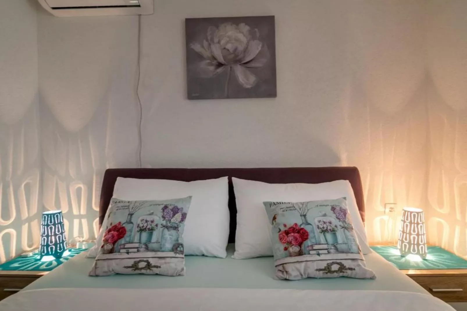 Tranquil Retreat with Private Pool in Lustica Bay - One Bedroom Apartment with Balcony and Sea View 1-Slaapkamer