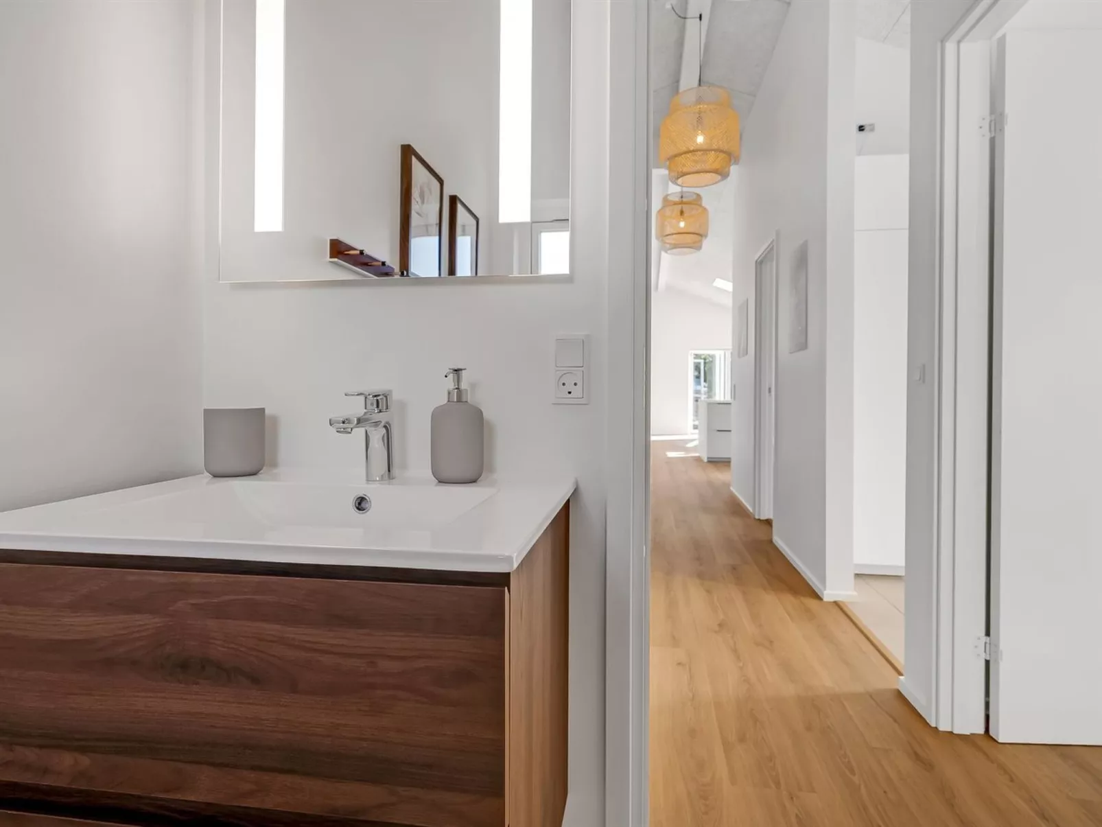 "Assa" - 500m from the sea-Binnen