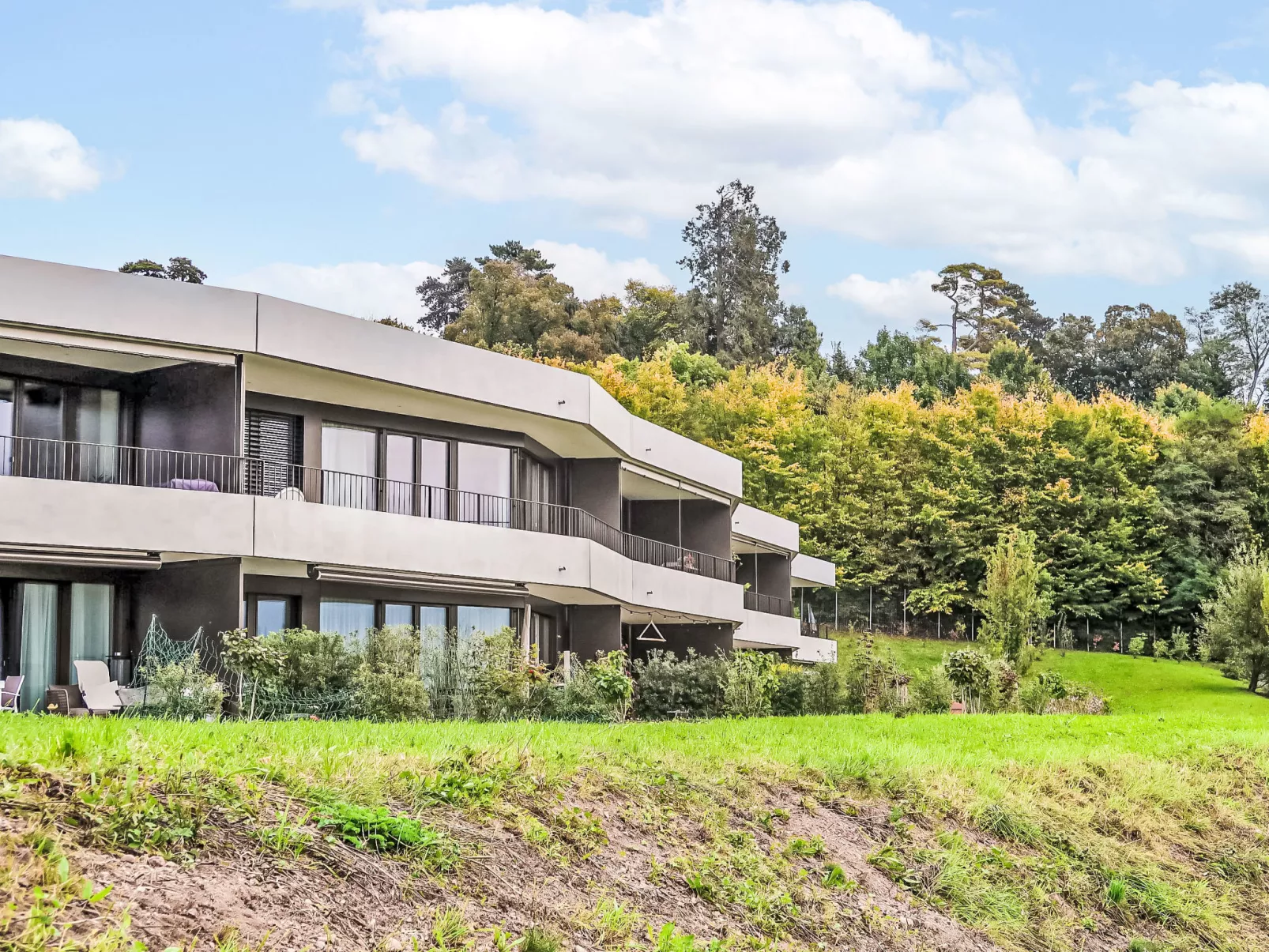 Les Oréades C-Buiten