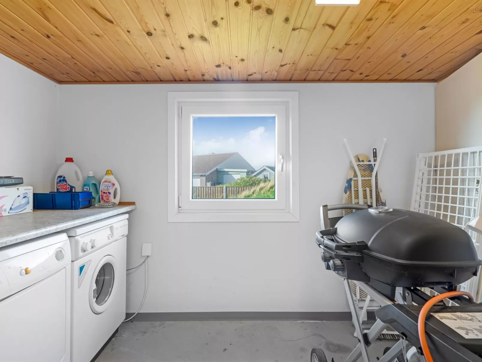 "Gisa" - 500m from the sea-Binnen