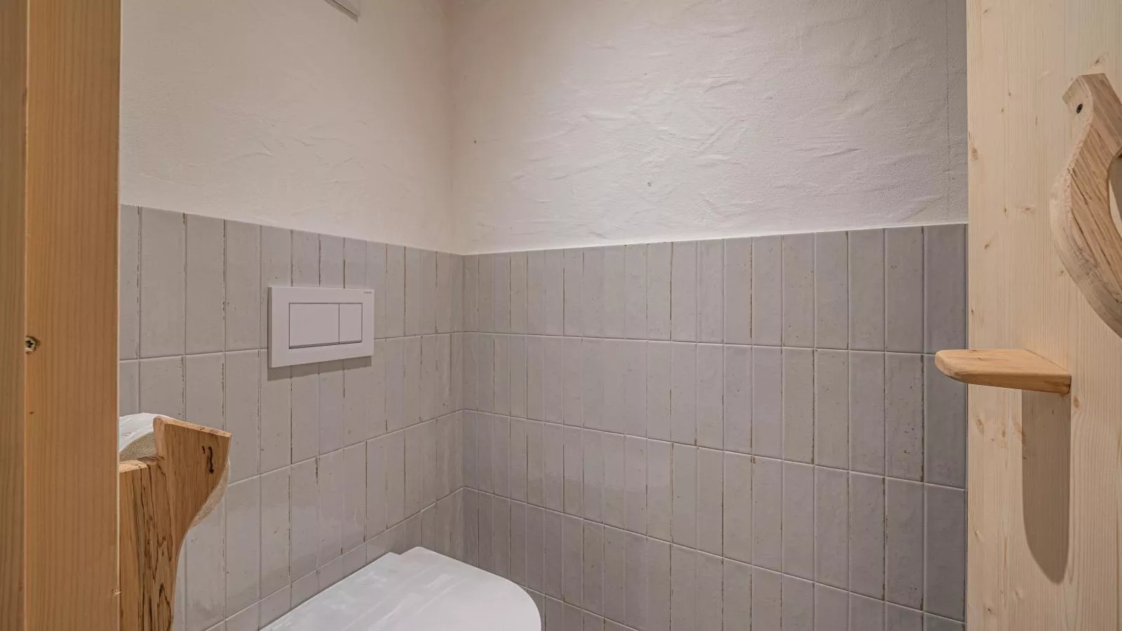 Raneburg 4 Stallhaus-Spa