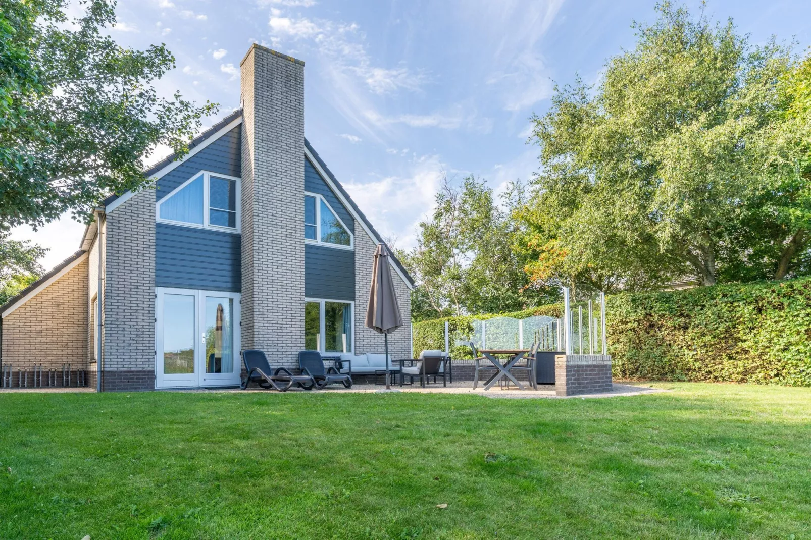 Kamperfoelie 55-Tuinen zomer