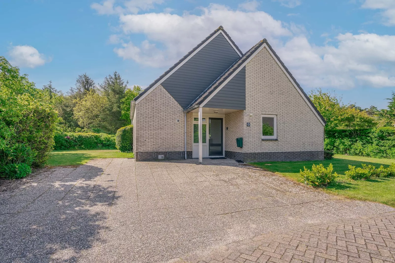 Kamperfoelie 85-Buitenkant zomer