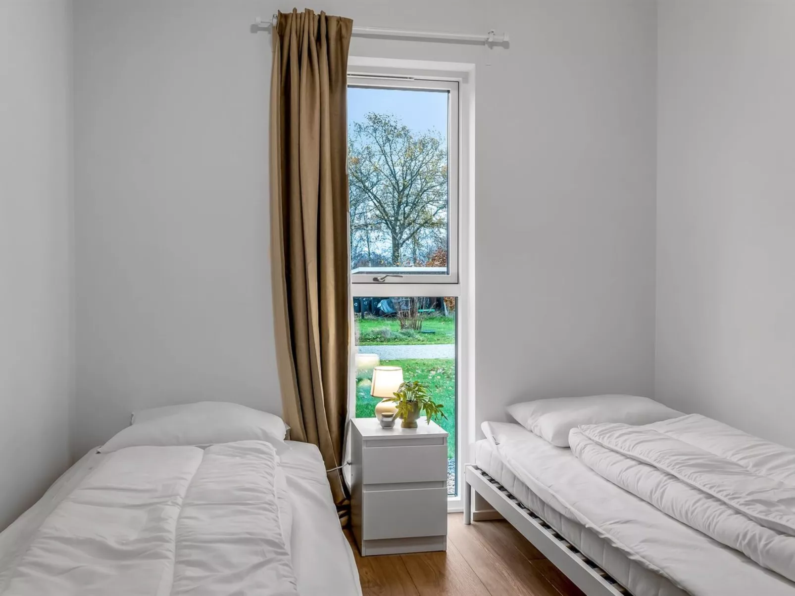 "Barnet" - 180m to the fjord-Binnen