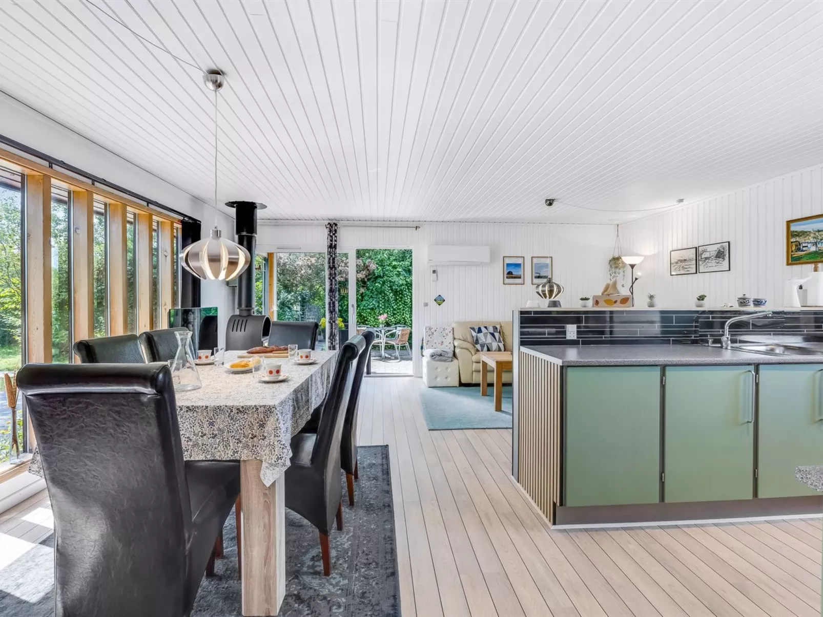 "Naema" - 500m from the sea-Binnen