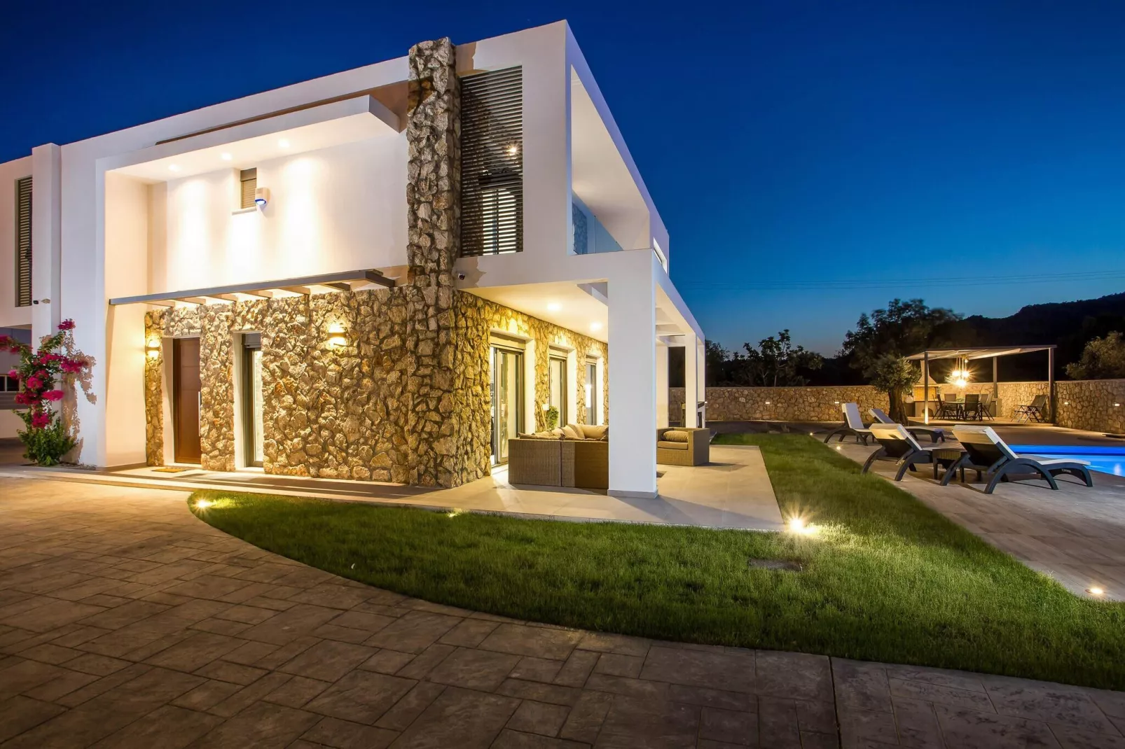 Villa Kastalys-Buitenkant zomer