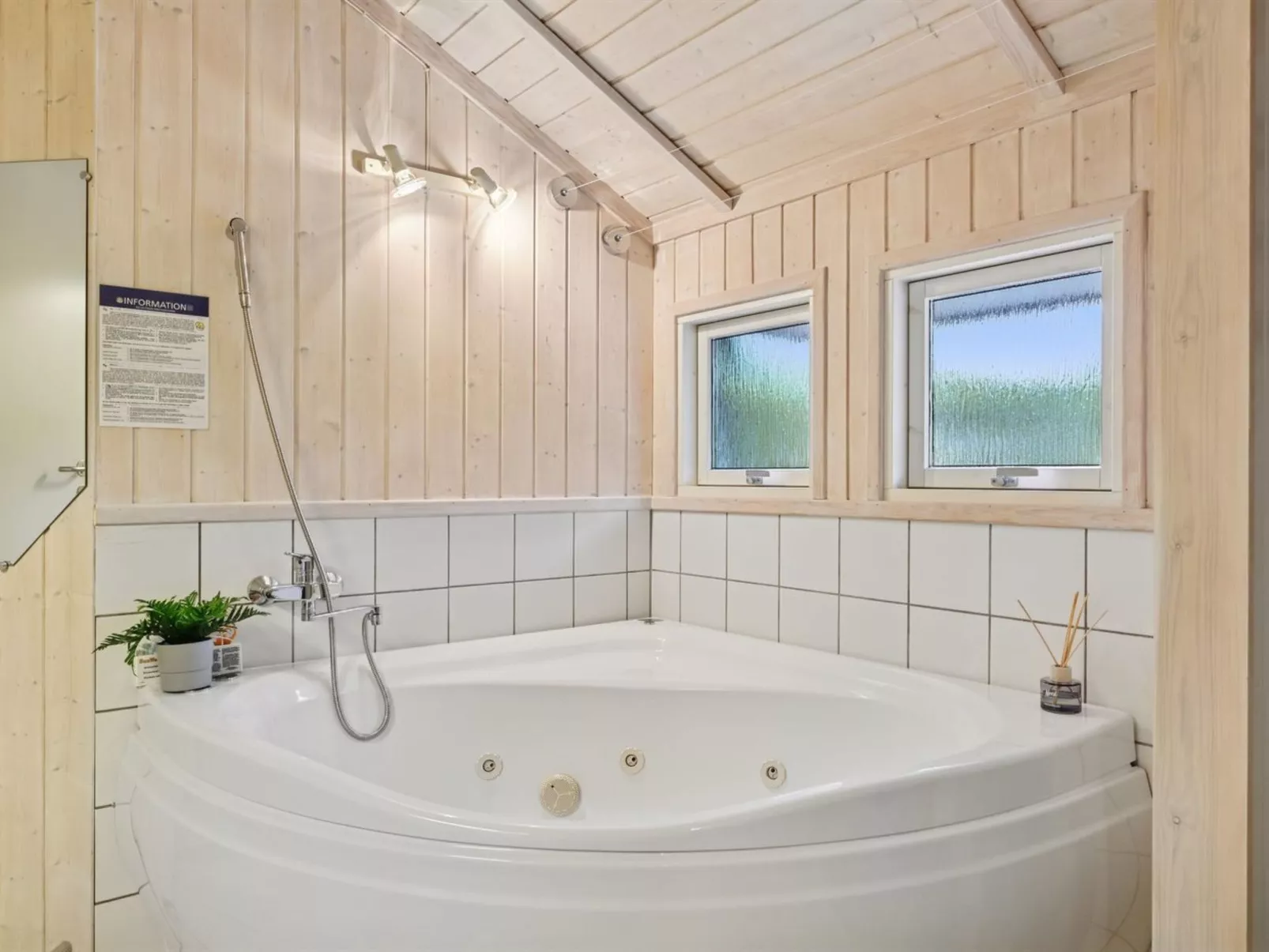 "Gyda" - 840m from the sea-Binnen