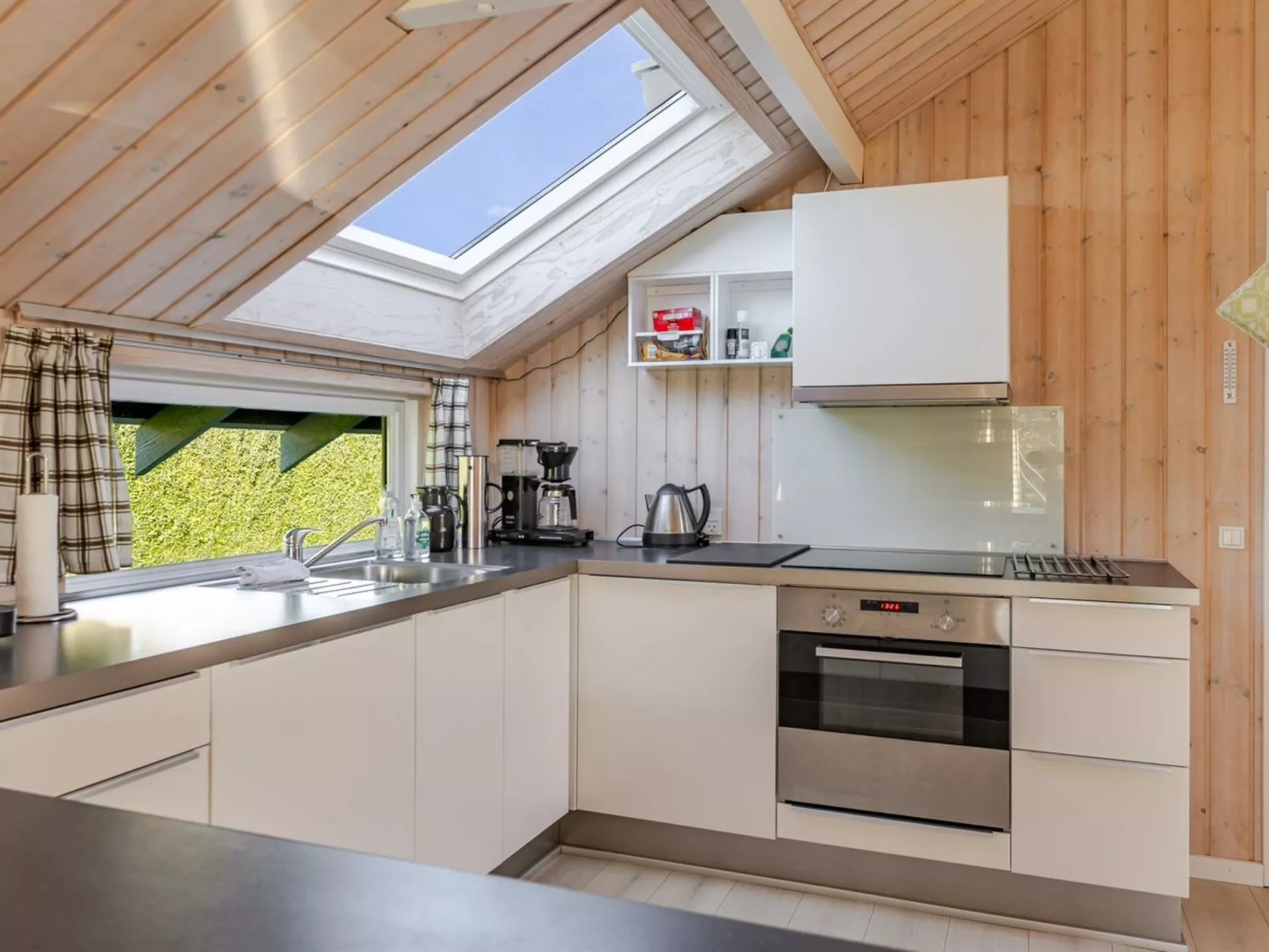 "Gerarda" - 450m from the sea-Binnen