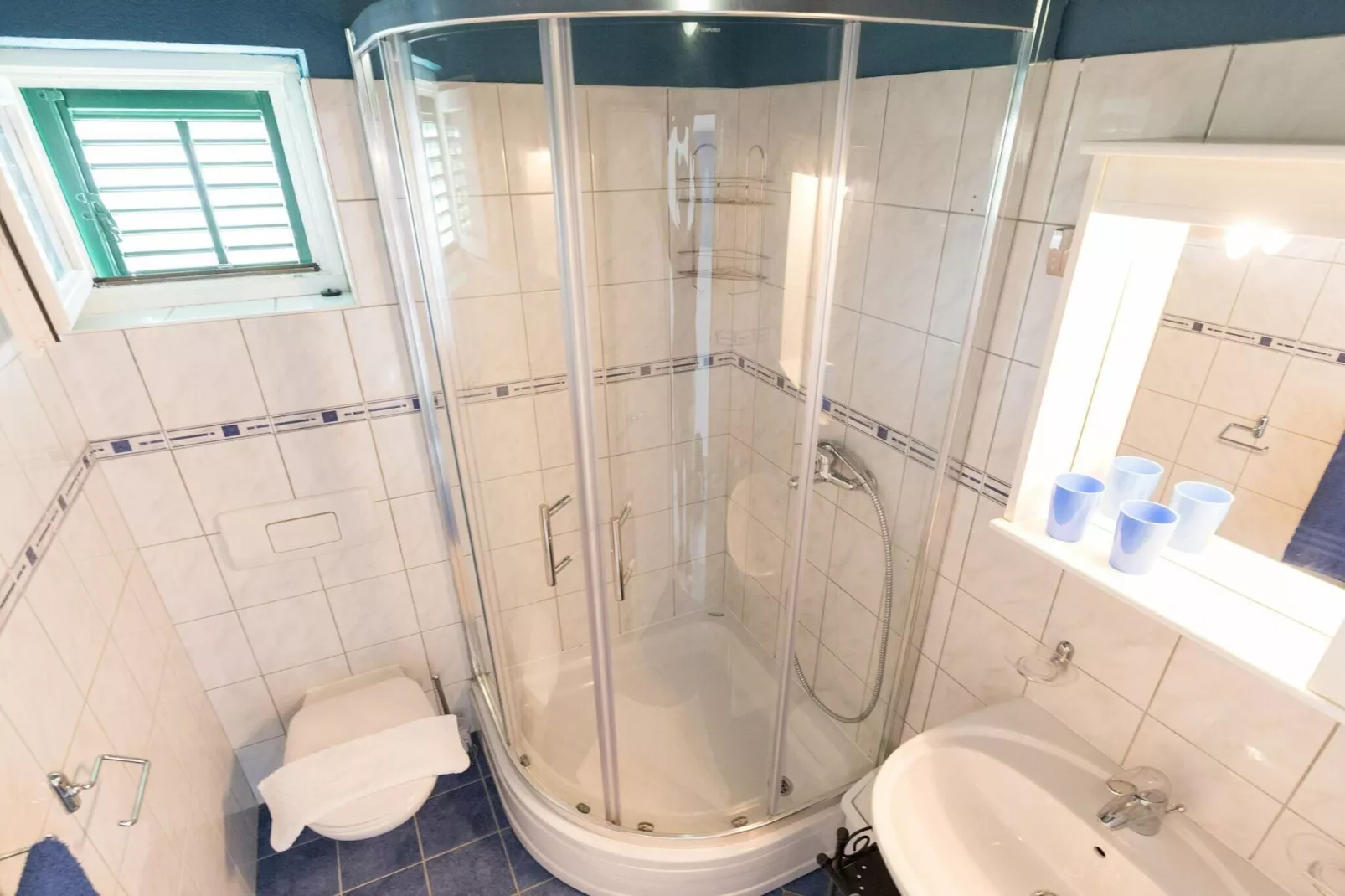 Beach apartment Jadrija-Badkamer