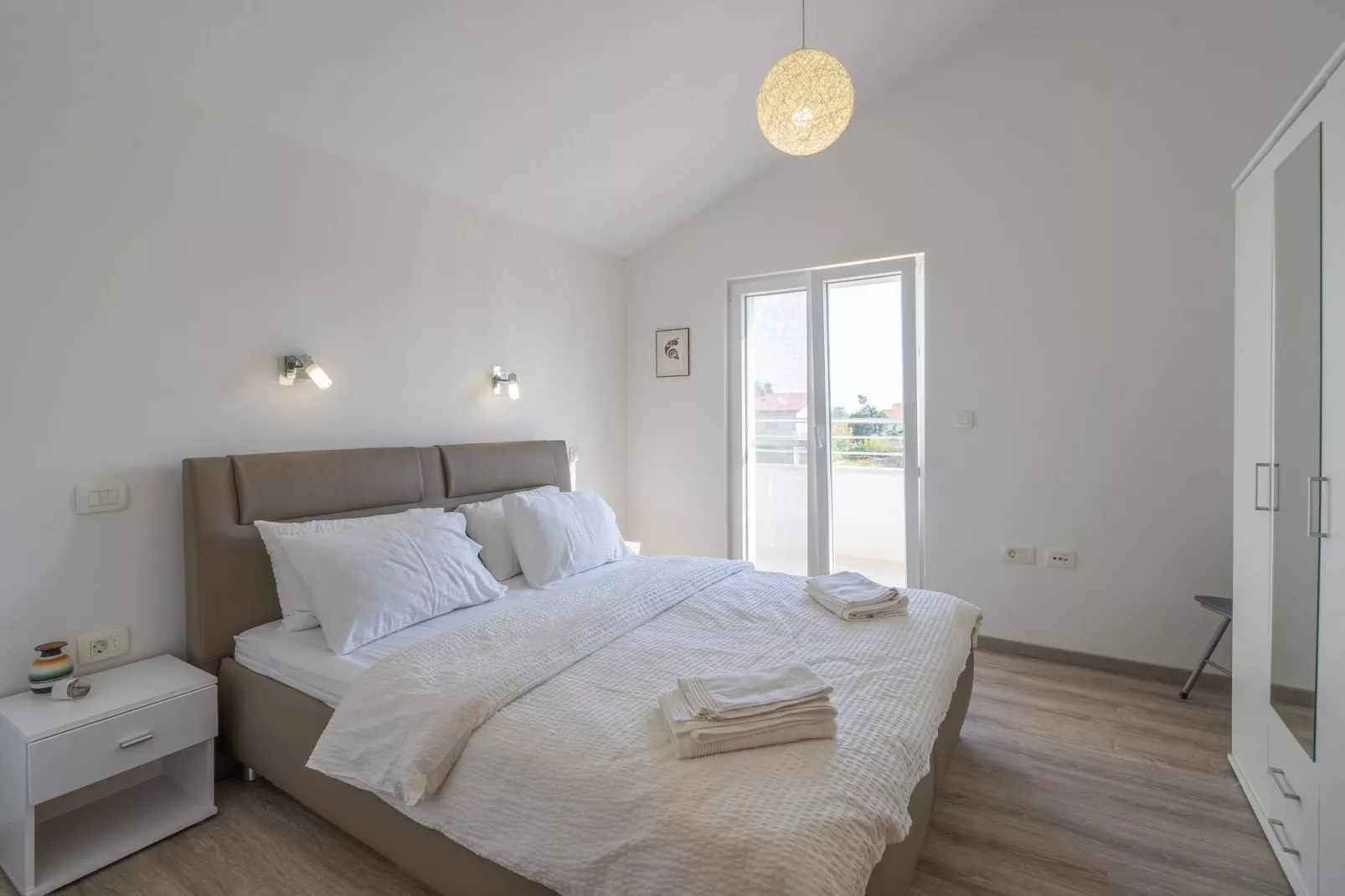 Sea view apartment Privlaka-Slaapkamer