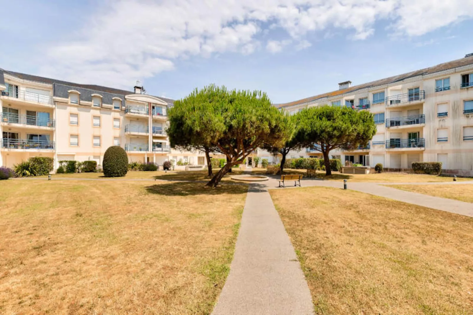 Appartements à Les Sables d'Olonne-Niet-getagd