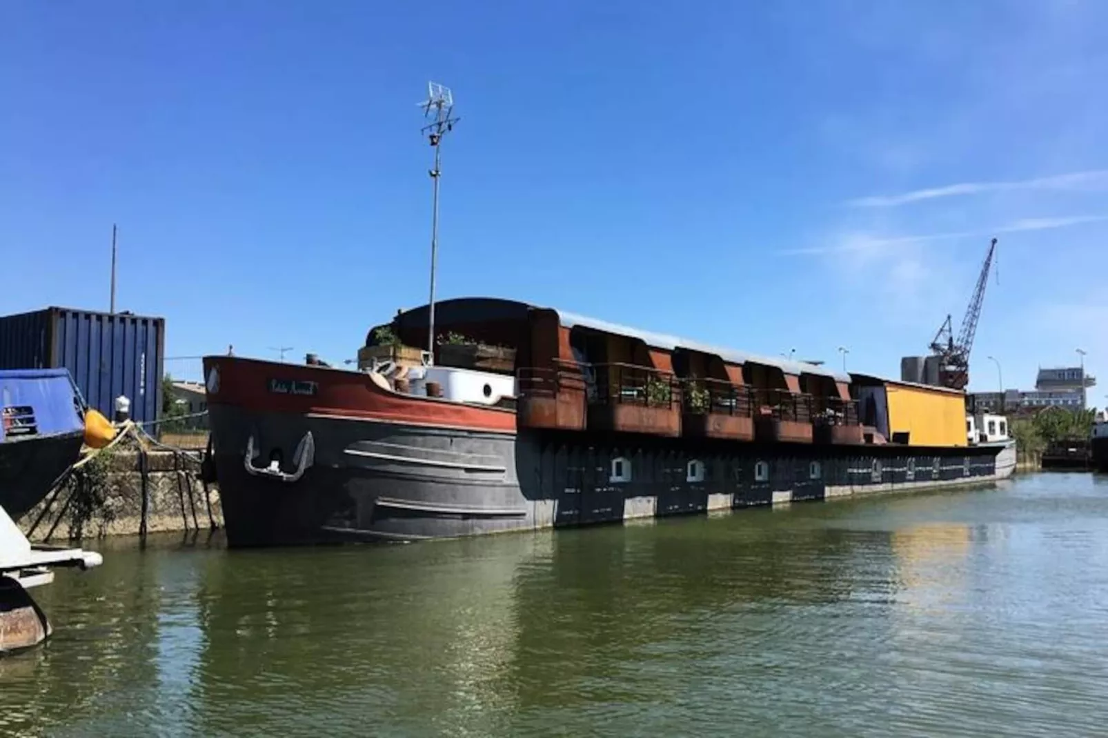 Adorable Suite Sur La Péniche Petite Annick-Niet-getagd